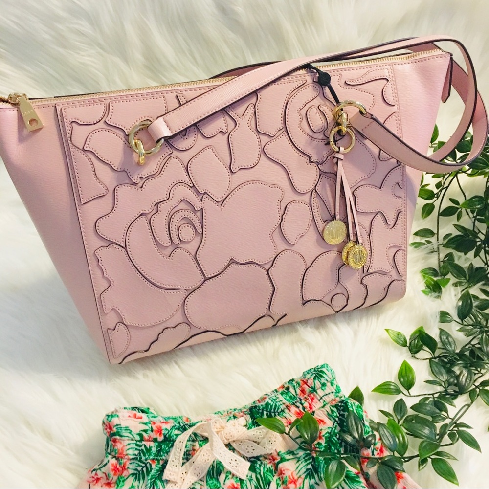 NWT Gorgeous Blush Leather ZIP Tote Bag